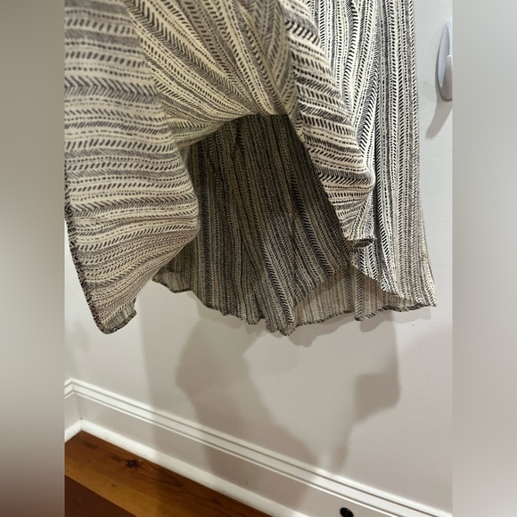 Promesa sleeveless romper. Great condition size medium. Black and cream. - Picture 3 of 5